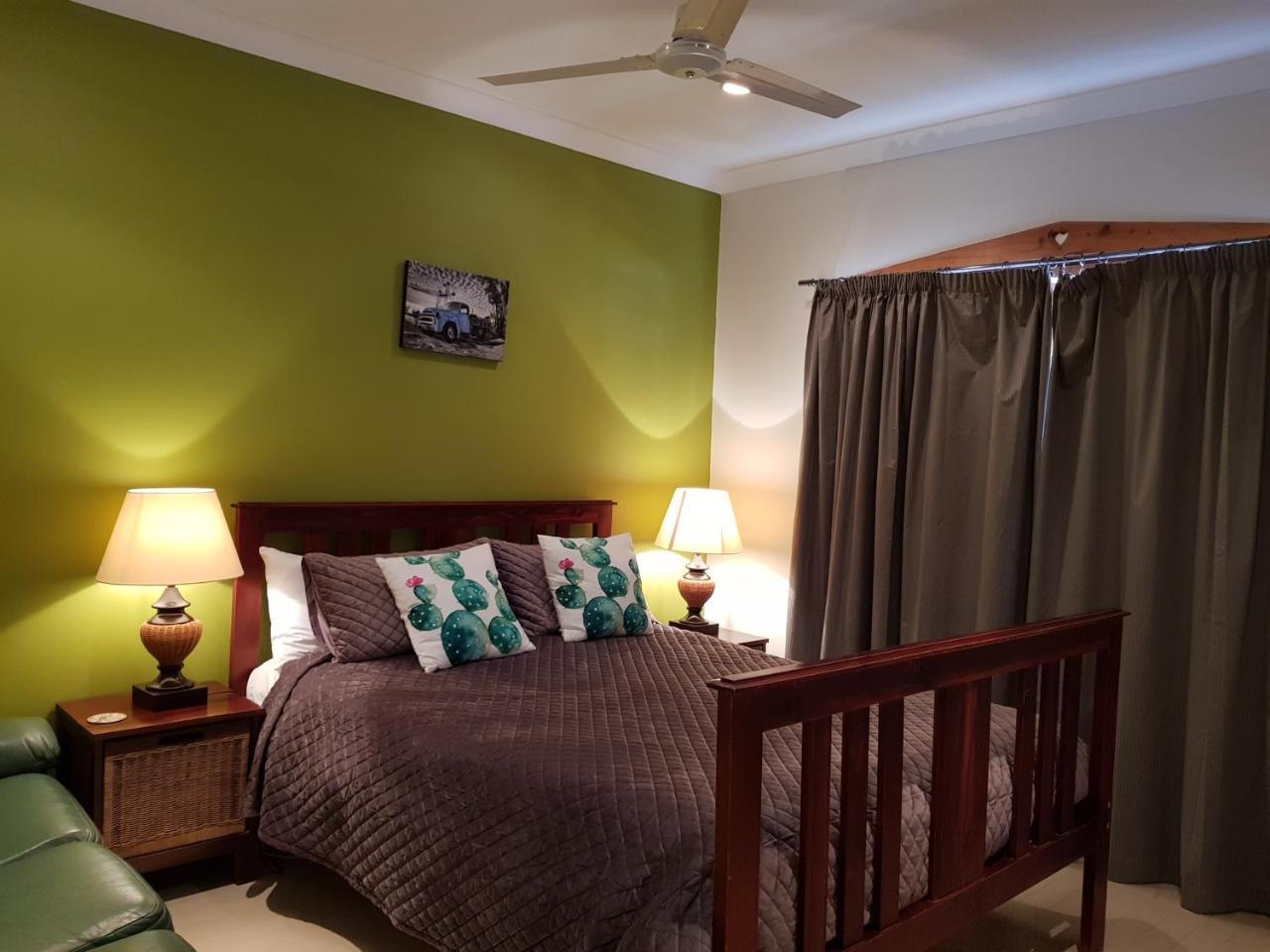 Sonja'S Bed And Breakfast Lightning Ridge Exteriér fotografie